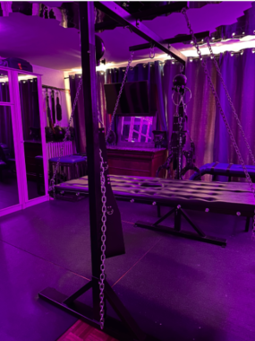 BDSM Dungeon 285x380