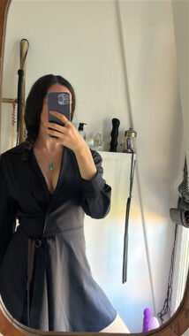 0B9E65EF A8DF 4A8D A0A3 933A0DDC2C47 214x380